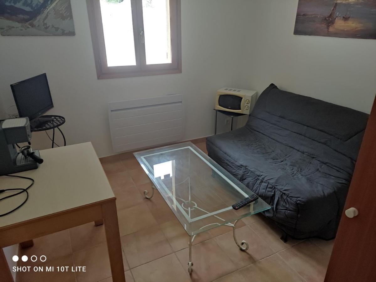 Appartement Deux pièces avec grande terrasse au calme à Saint-Martin-Vésubie Extérieur photo